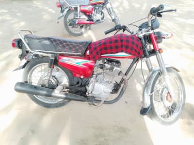 motorcycle 10 Bata 10 condition engine wise fresh jisko bhi chahiye