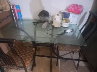 Dining table with 4 Chairs, urgent selling