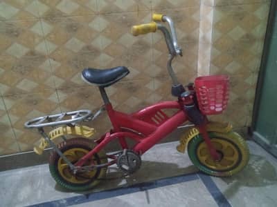 bicycle for sale in good condition for kids upto 8 yeaars
