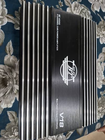 Hi-Fi BT 4000 V18 4-channel car power amplifier.