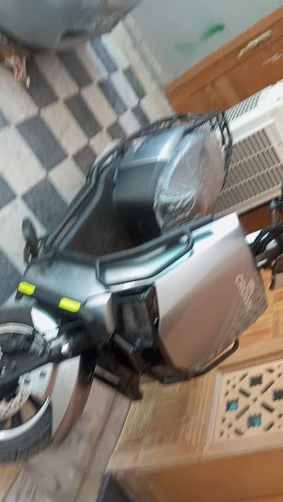 CROWN FLASH LIMITED FOR SALE LITHIUM. GREY COLOUR