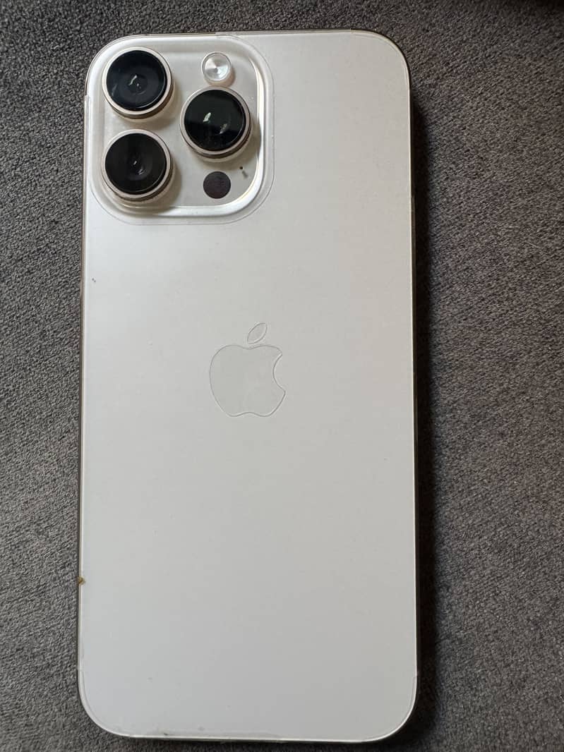 iPhone 16 pro max 1