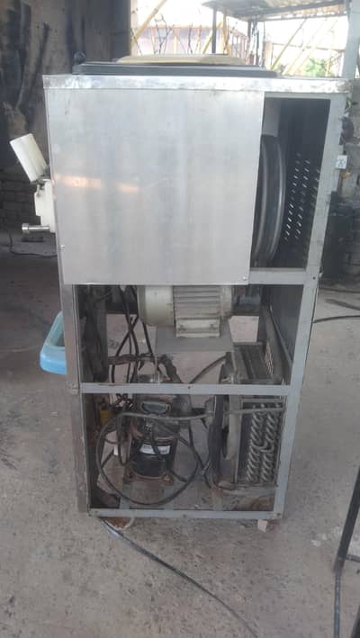 ICE CREAM MACHINE DOUBLE FLAVOR perfect condition