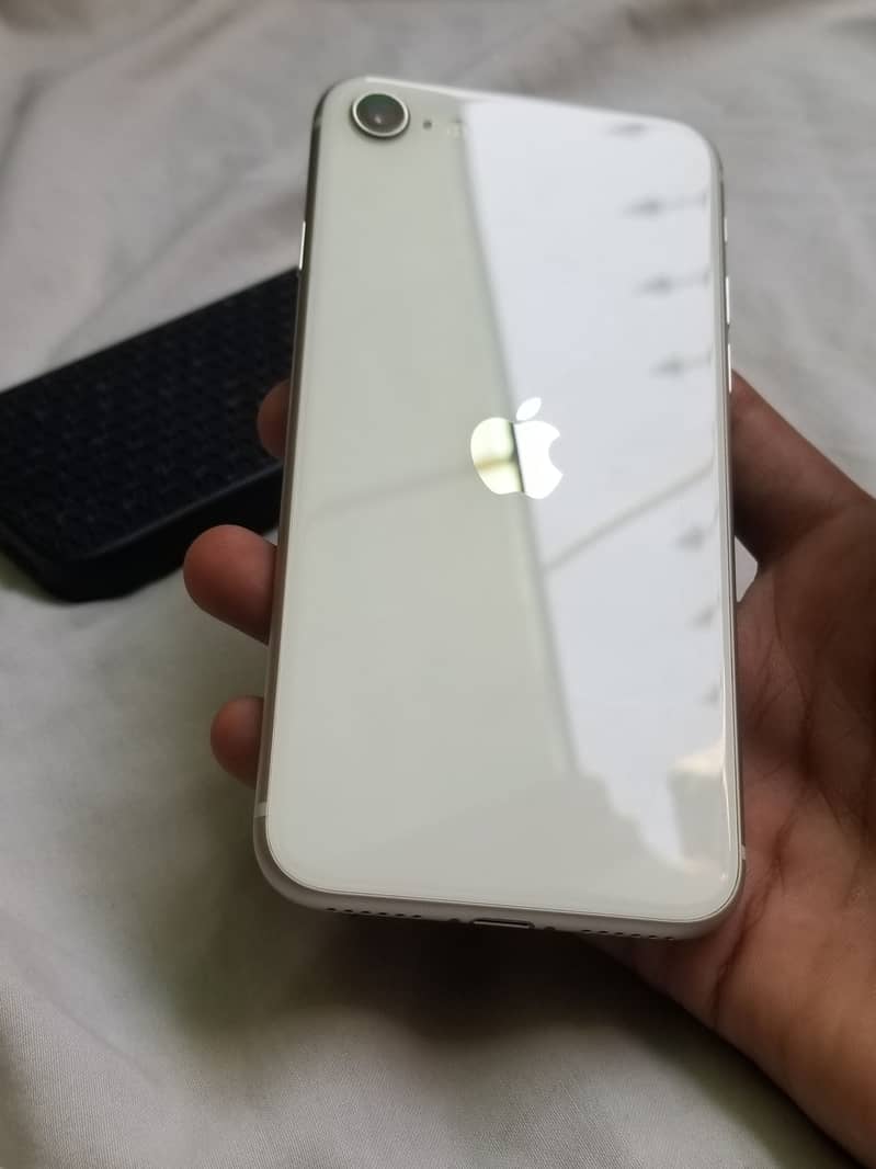 Apple iPhone SE 3
