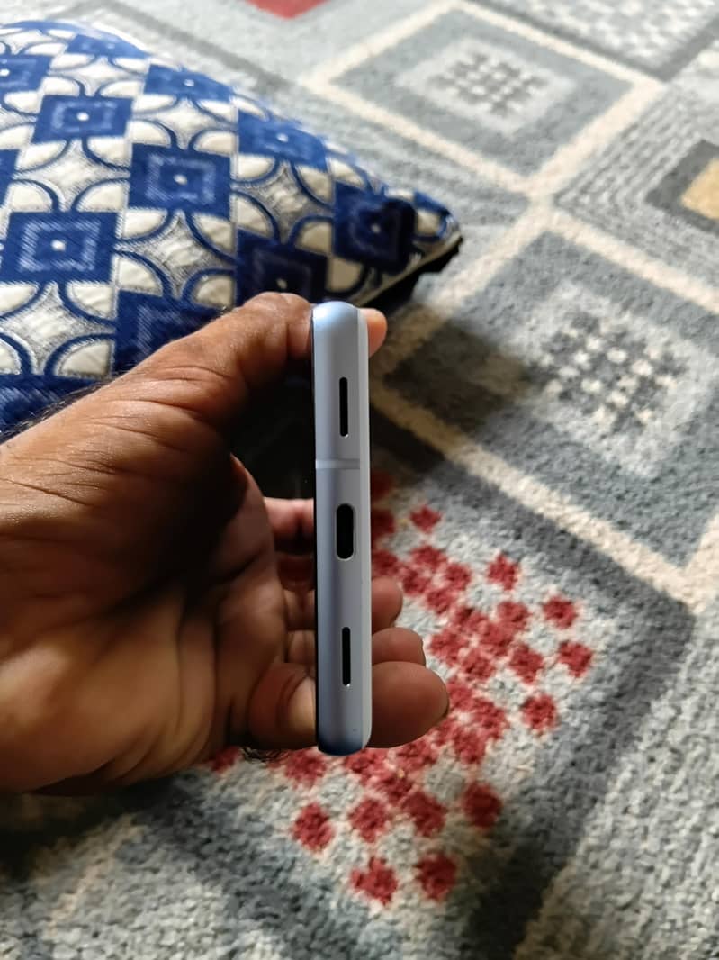 Google Pixel 7a 5