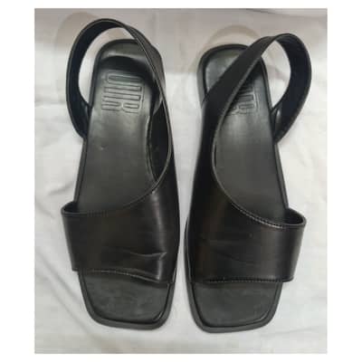 Outfitters Women's Flats – Size 37 – Gently used