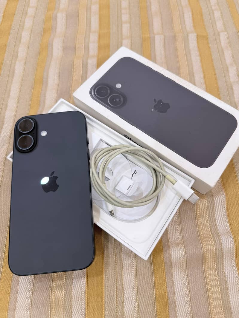 Apple iPhone 16 0
