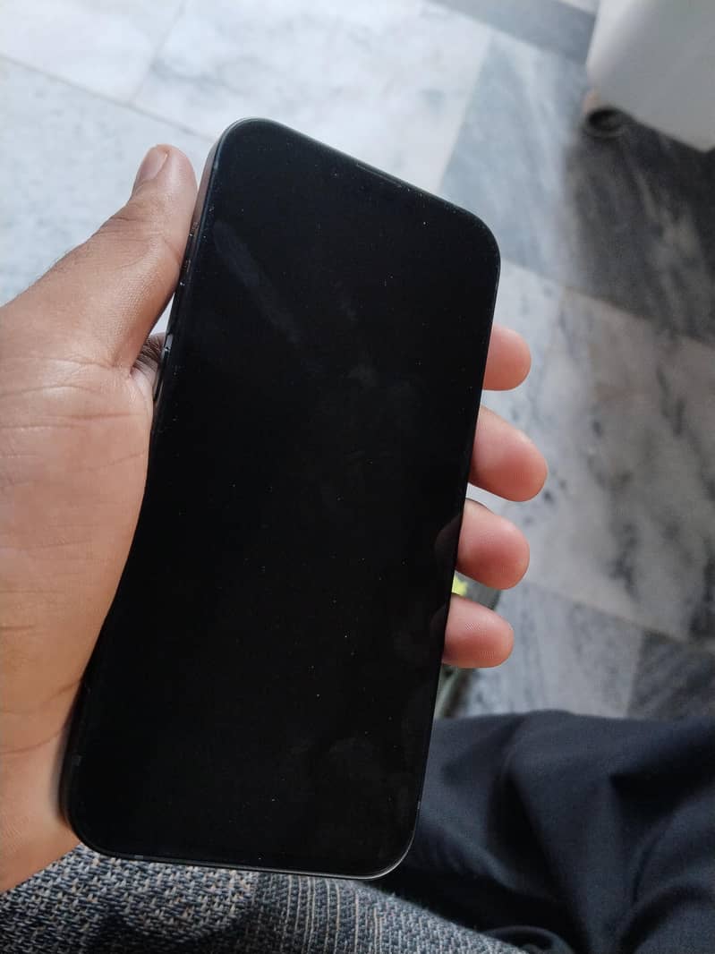 Apple iPhone 13 2
