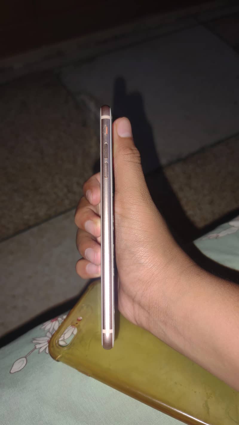 Apple iPhone 8 Plus 5