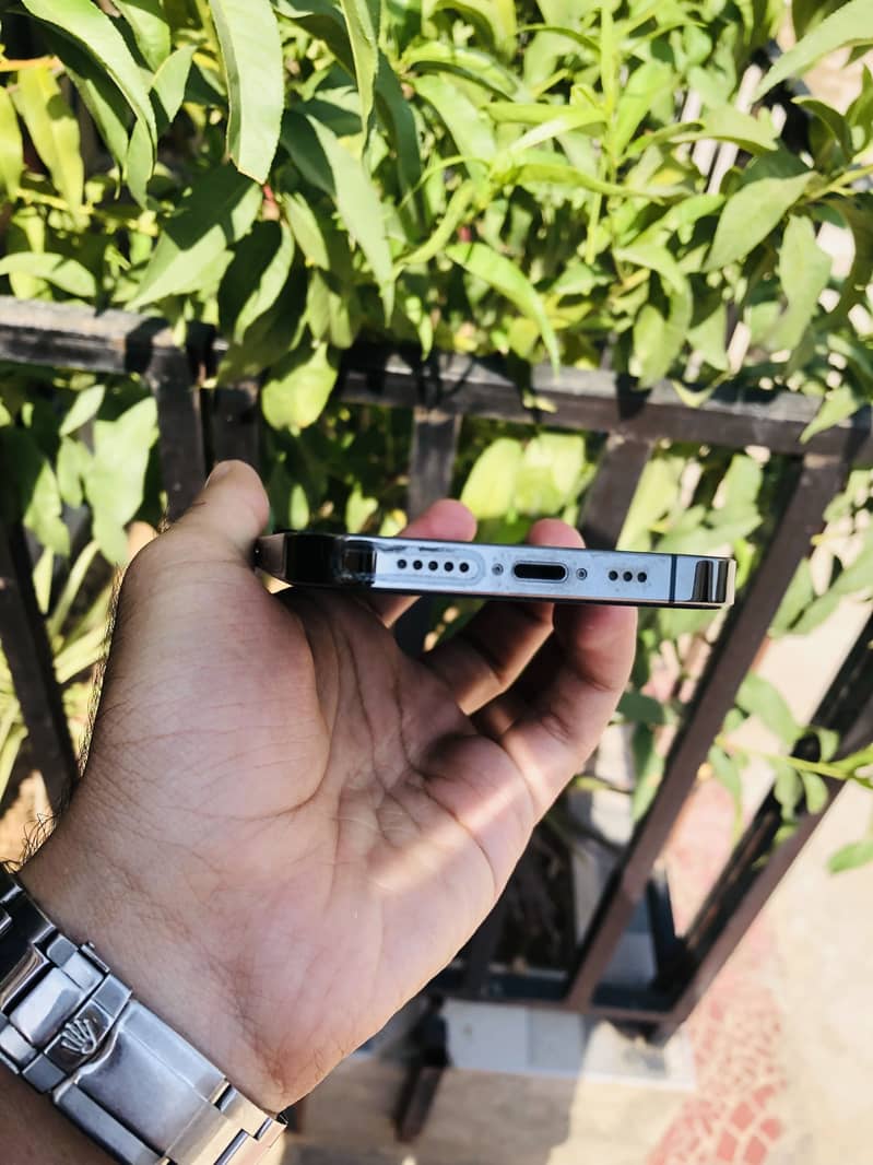 iPhone 12 Pro 6