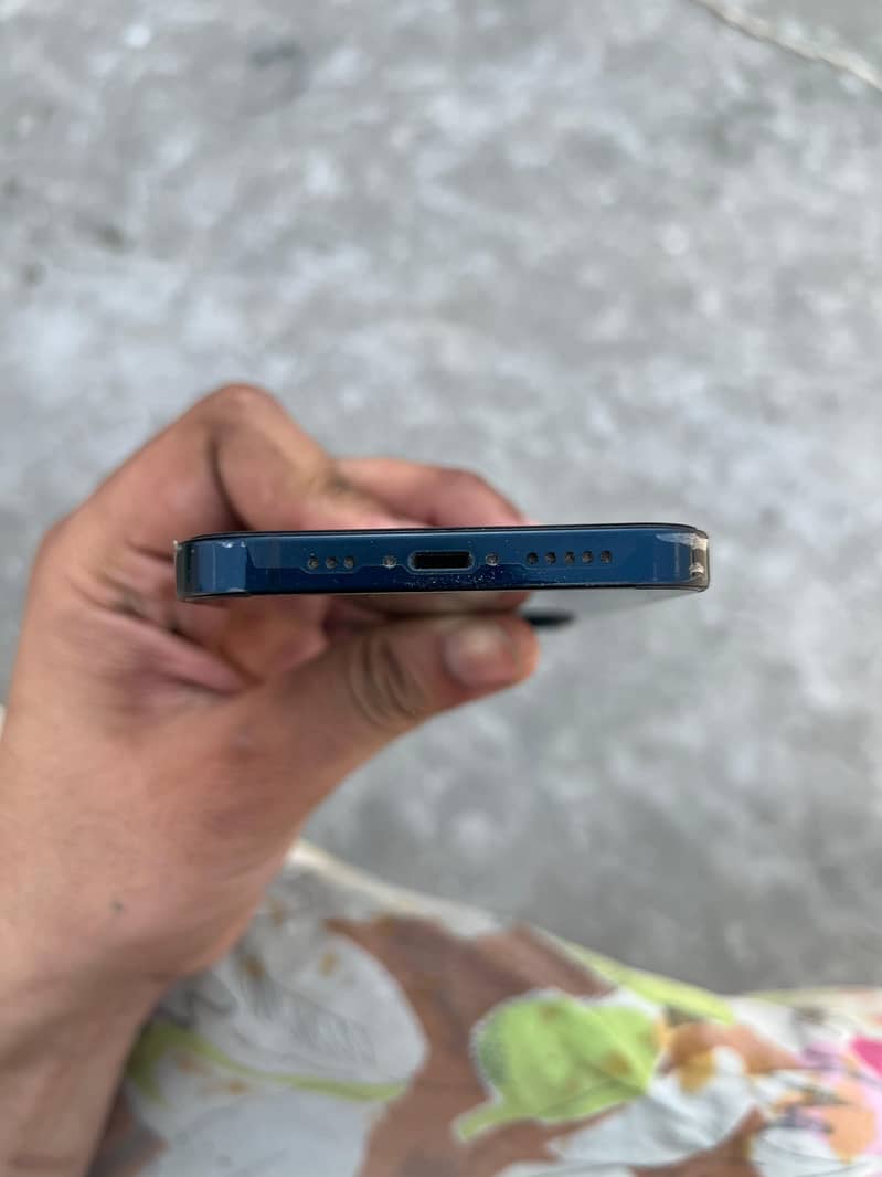 Apple iPhone 13 1