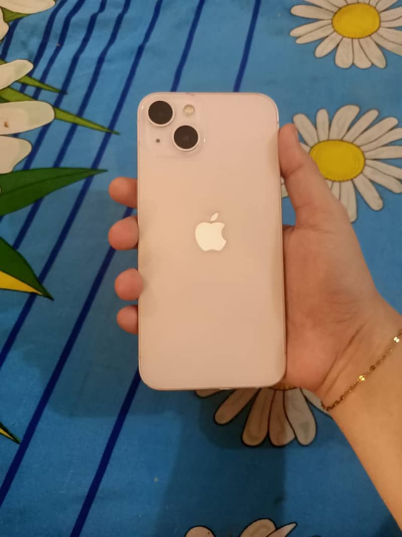 Apple iPhone 13 5