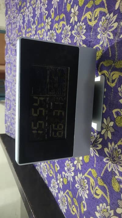 digital clock work with battery