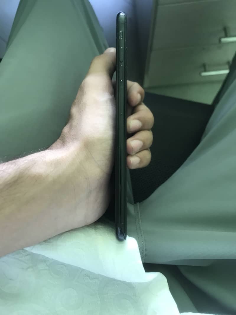 Apple iPhone 7 Plus 3