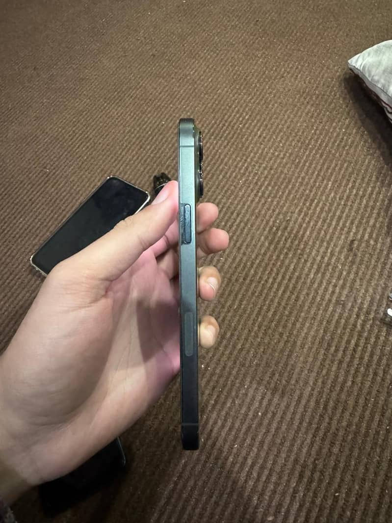 Apple iPhone 13 Pro Max 3