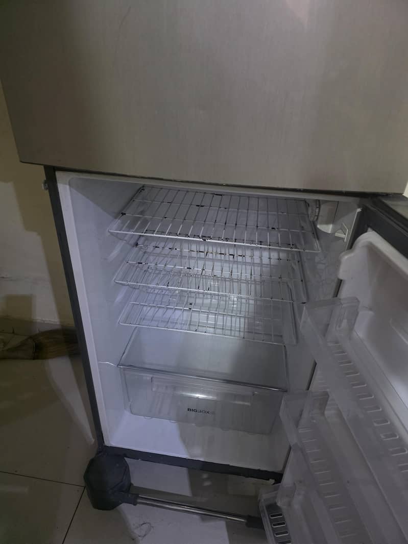 refrigerator 3