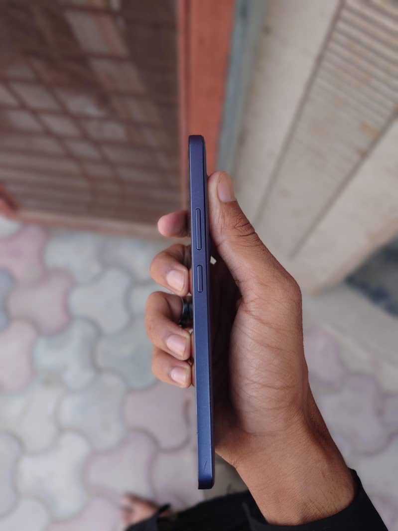 Realme 13 Plus 4