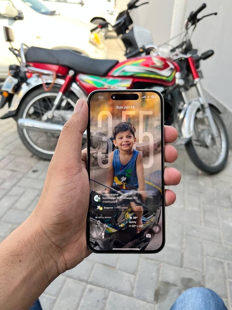 Apple iPhone 15 Pro Max 5