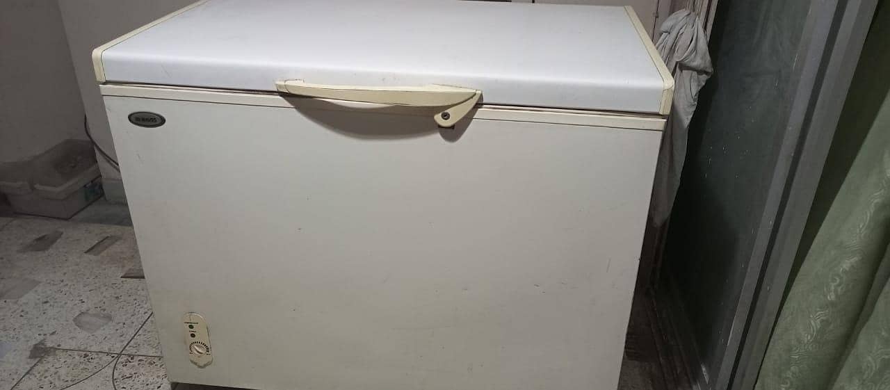 large size freezer 0