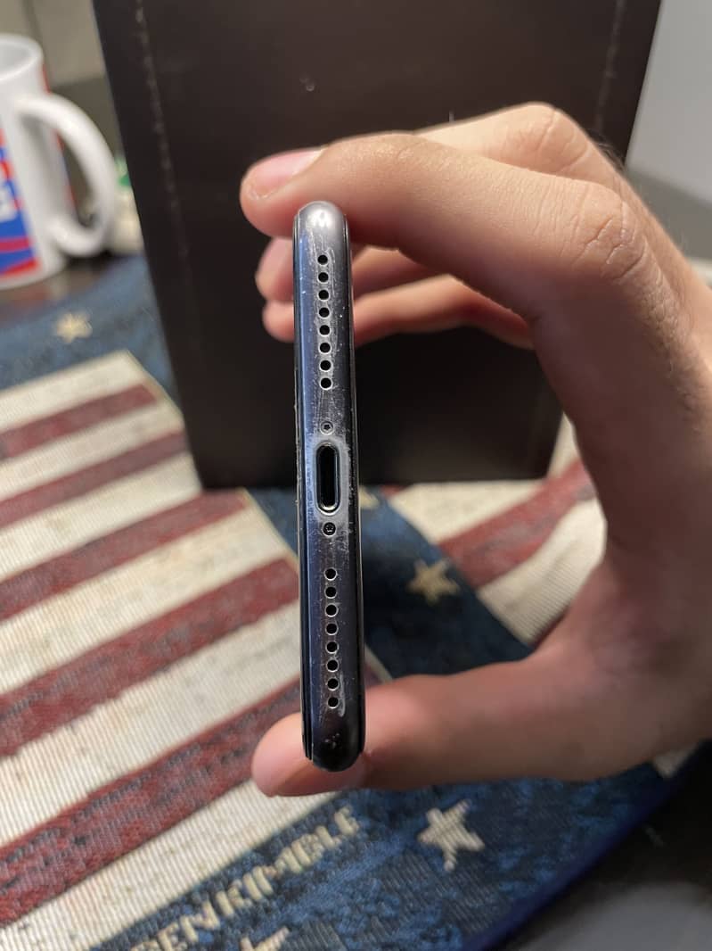 Apple iPhone 8 Plus 4