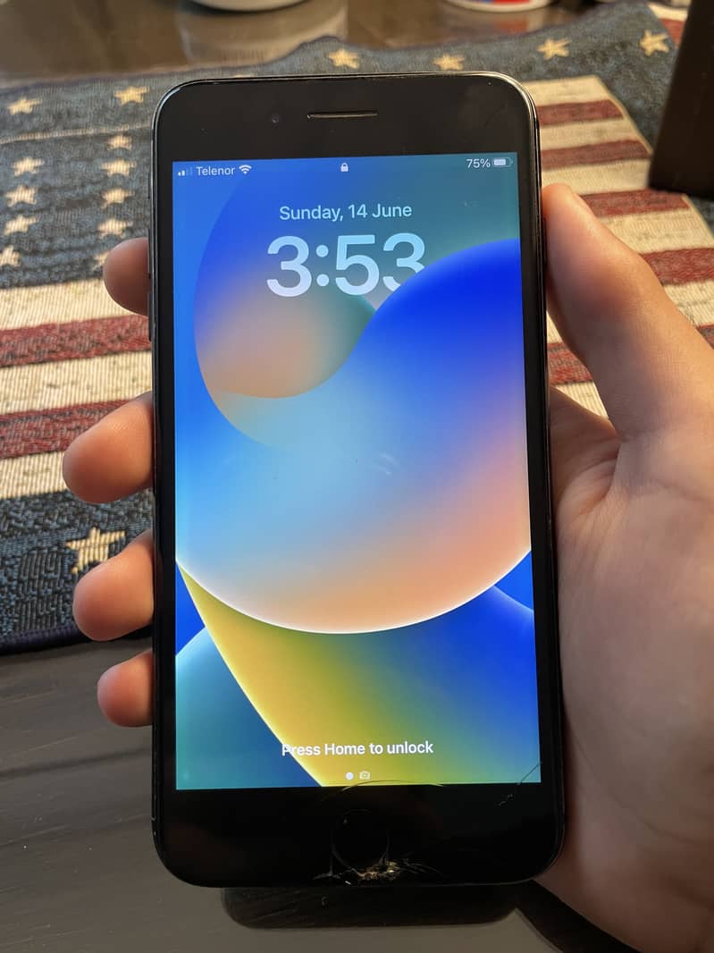 Apple iPhone 8 Plus 6