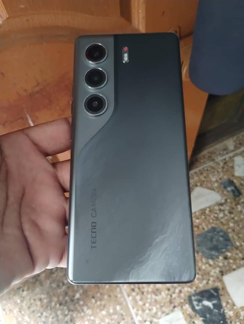 Tecno CAMON 40 Pro 11