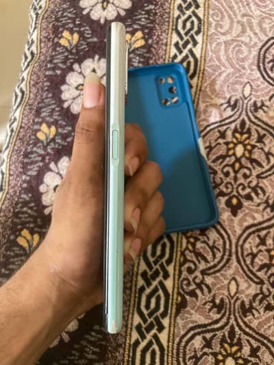 OPPO A52