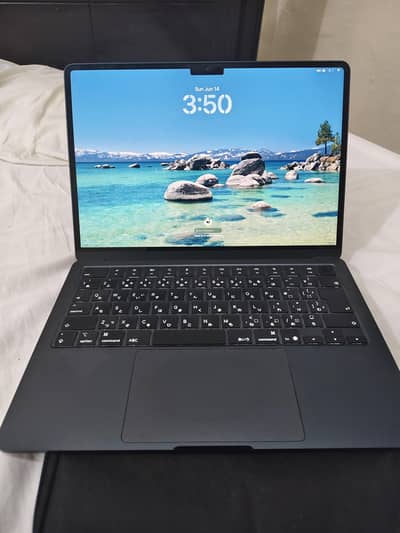MacBook Air M4 16/256 with 100% Health