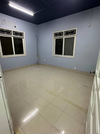 SILENT COMMERCIAL AVAILABLE PRIME LOCATION 60 FT ROAD GULSHAN-E-IQBAL BLOCK 2 OFFICE FOR RENT