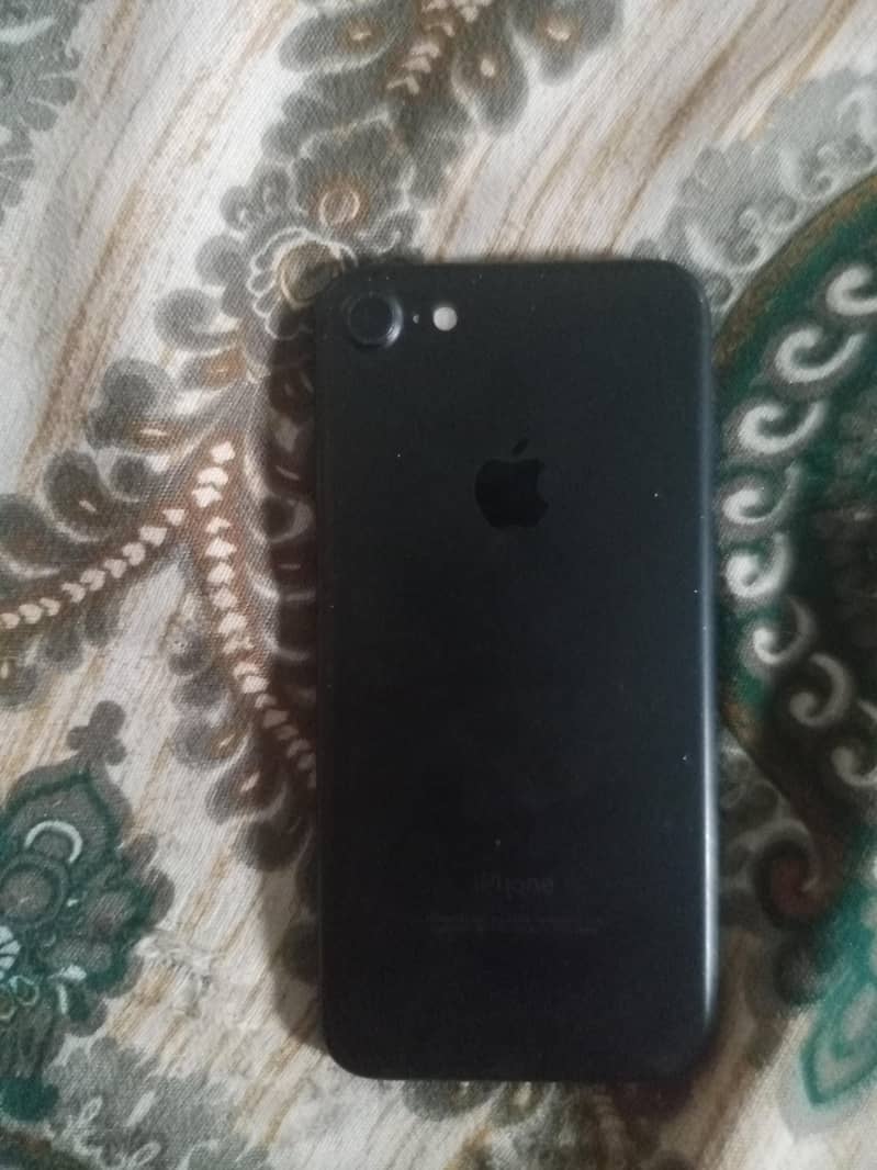 Apple iPhone 7 1