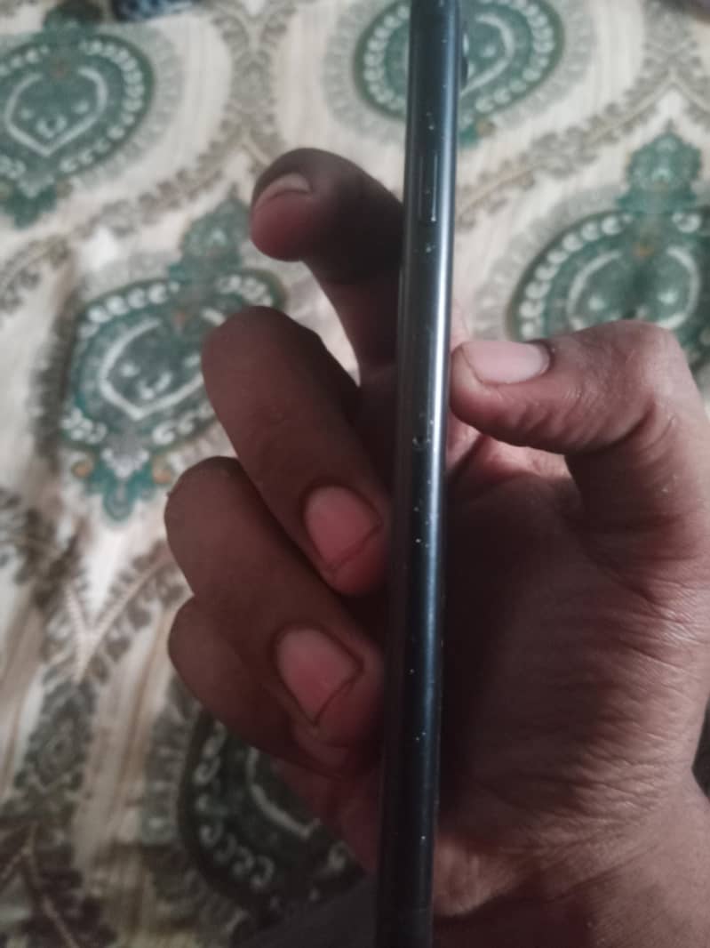 Apple iPhone 7 3