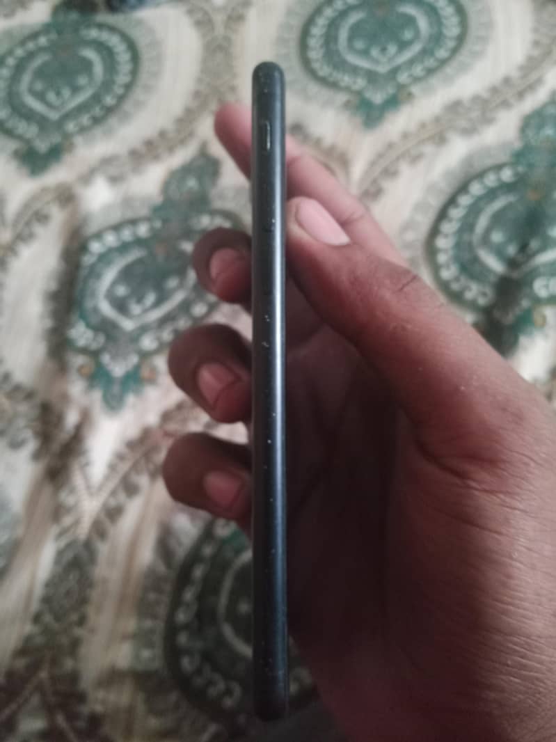 Apple iPhone 7 4