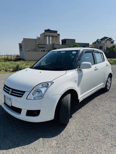 Suzuki Swift DLX 1.3 (2014) – Pristine Condition – Total Original