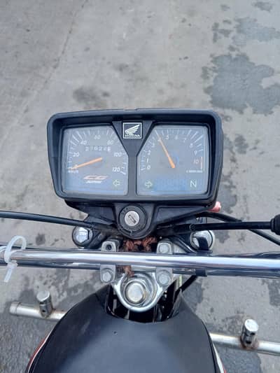 Honda 125. Black