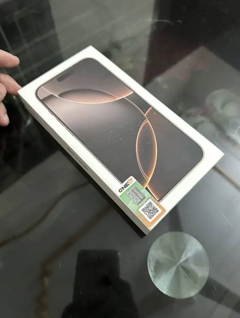 Apple iPhone 16 Pro Max 0