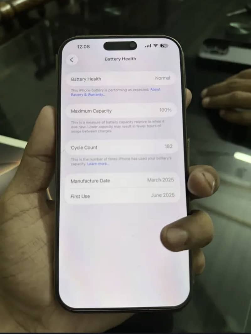 Apple iPhone 16 Pro Max 1
