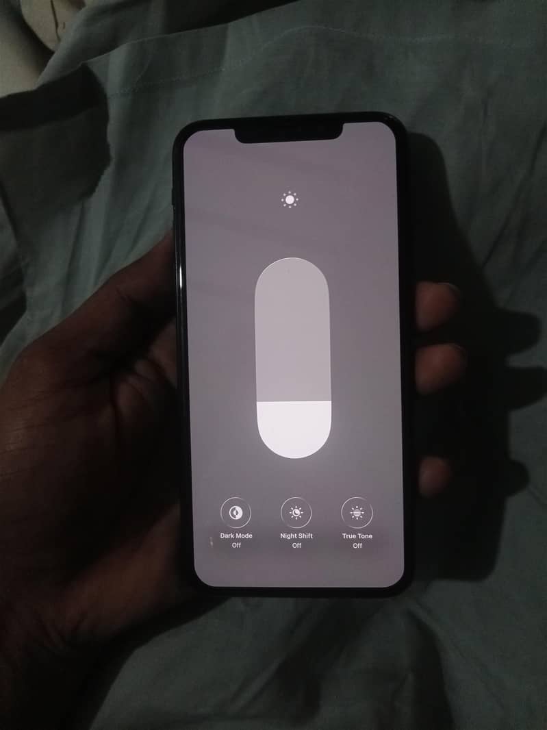 iphone 11 pro max 4