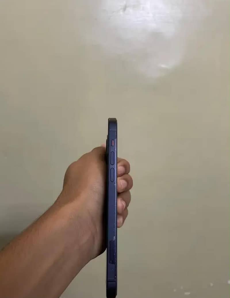Apple iPhone 12 3