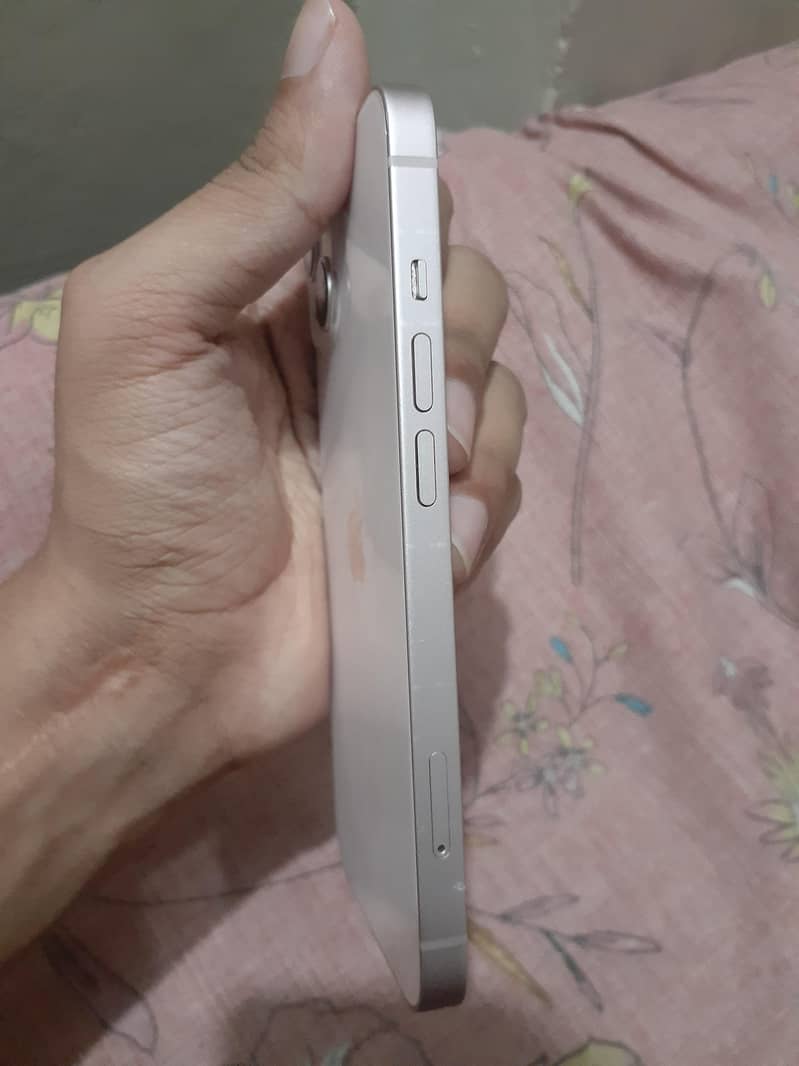 Apple iPhone 13 3