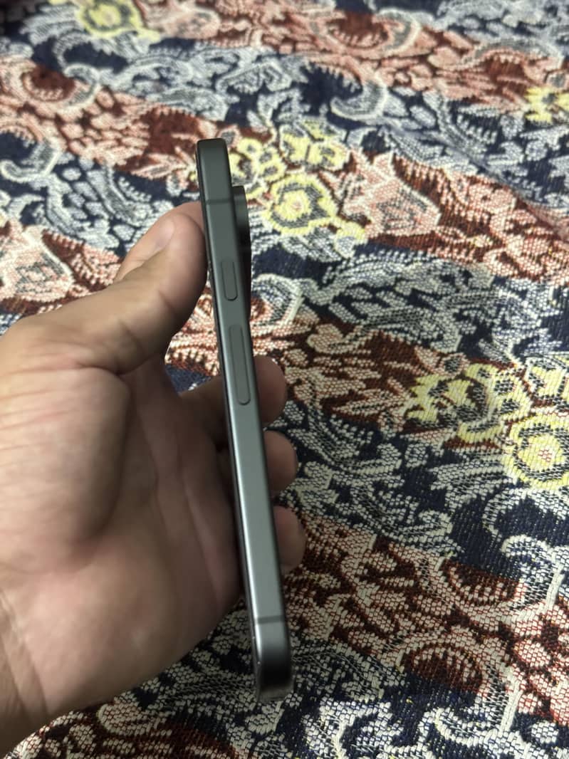 Google Pixel 9 5
