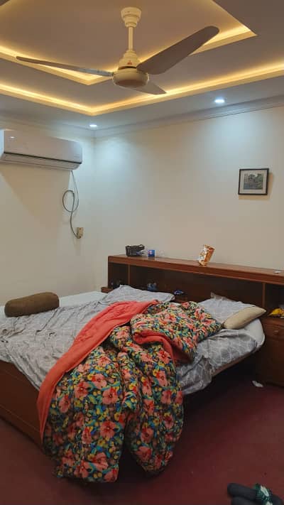 1 Kanal Lower Portion Office for Rent on Main Road in P Block, Model Town Lahore Ideal for Office Use with Parking for 2 Cars & 10 Bikes