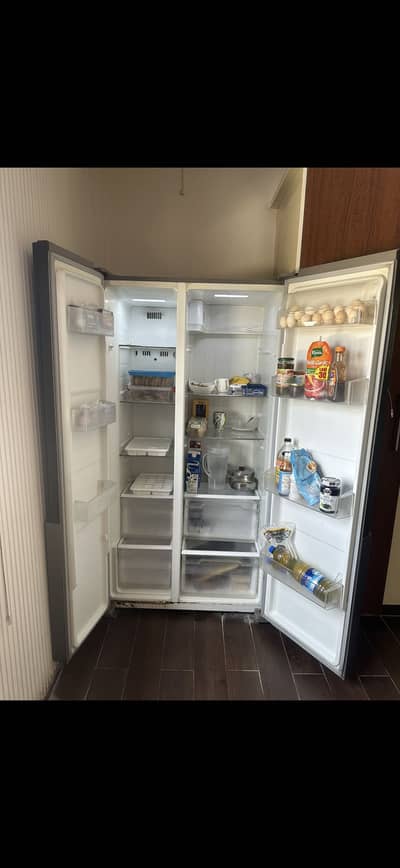 2 door fridge for sale 1 side freezer and 1 side refrigerator