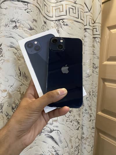 Apple iPhone 13