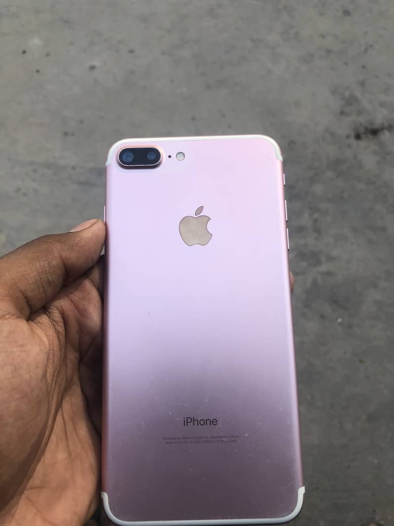 Apple iPhone 7 Plus 1