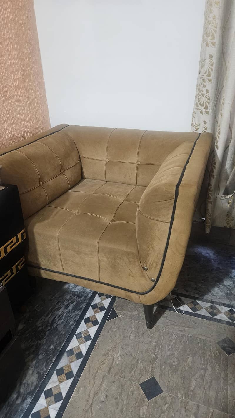 Sofa Set Mint Condition 1