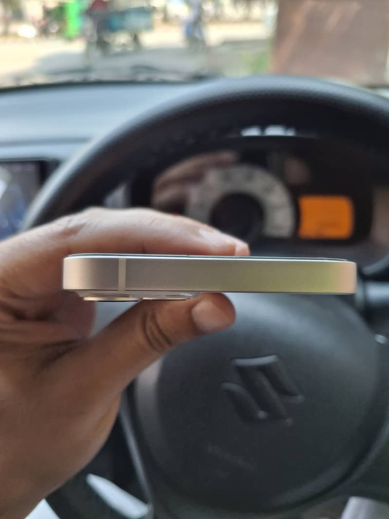 Apple iPhone 14 2