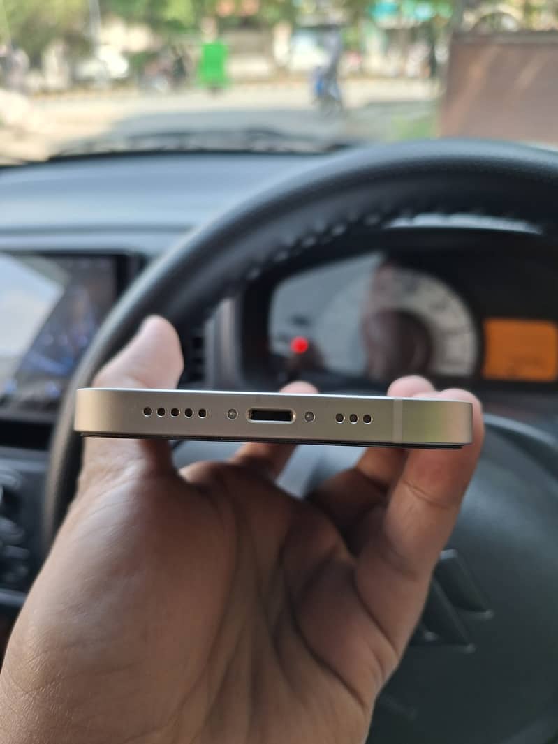 Apple iPhone 14 5