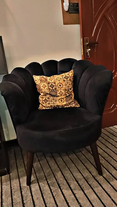 2 Seater Sofa Chair & Tabel