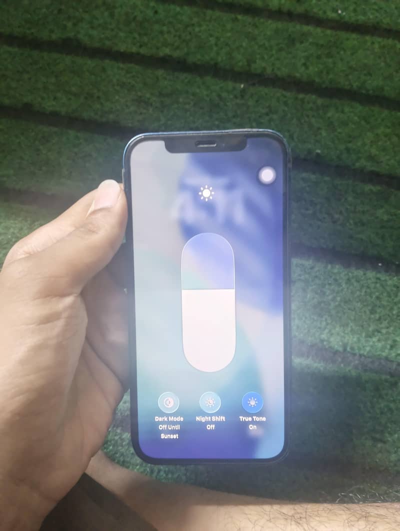 Apple iPhone 12 6