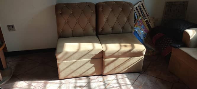 7seater sofa set and 2 spare with center table